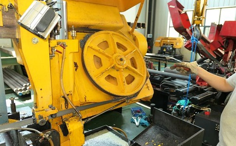 如何解决市中卧式金属带锯床切削时出现的断带现象？